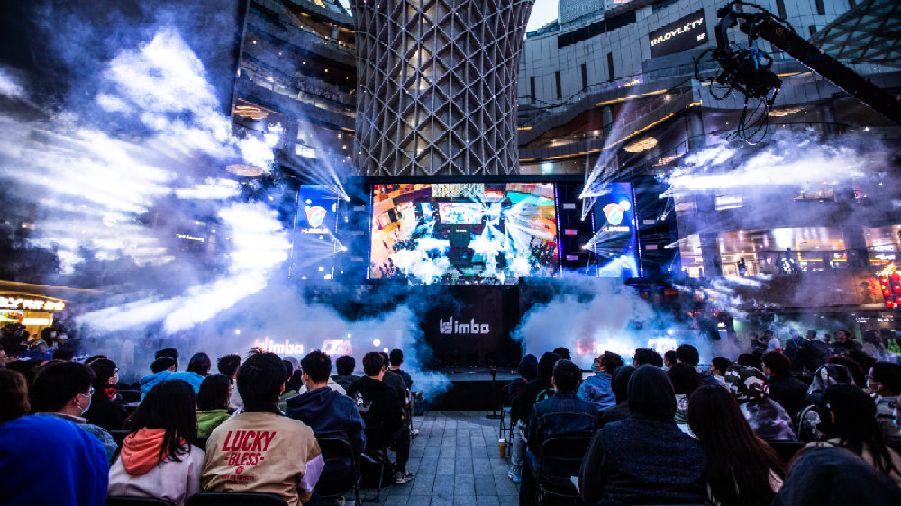 赛场上保持 赛场上保持